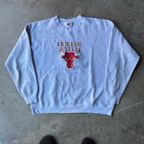 Vintage Chicago Bulls NBA Crewneck Sweatshirt Grey 90s EMBROIDERED MENS XL - Picture 1 of 7